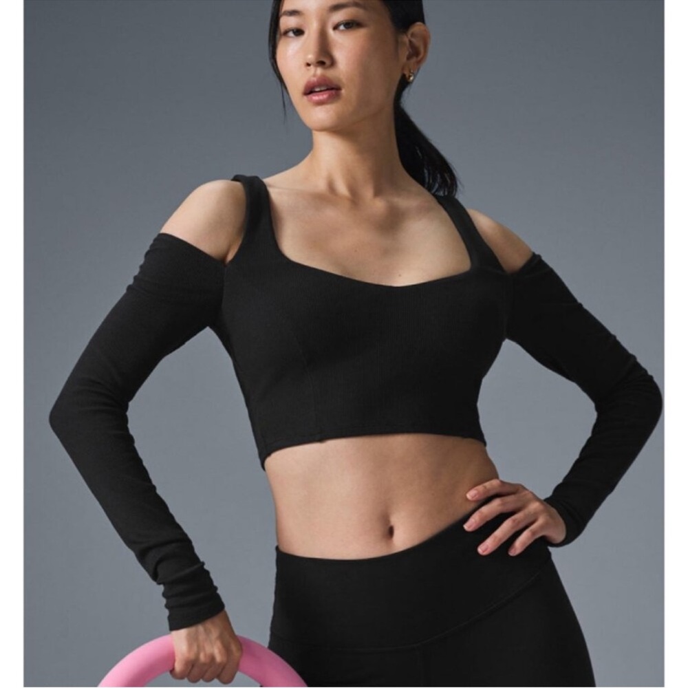 Black long sleeve butterfly crop